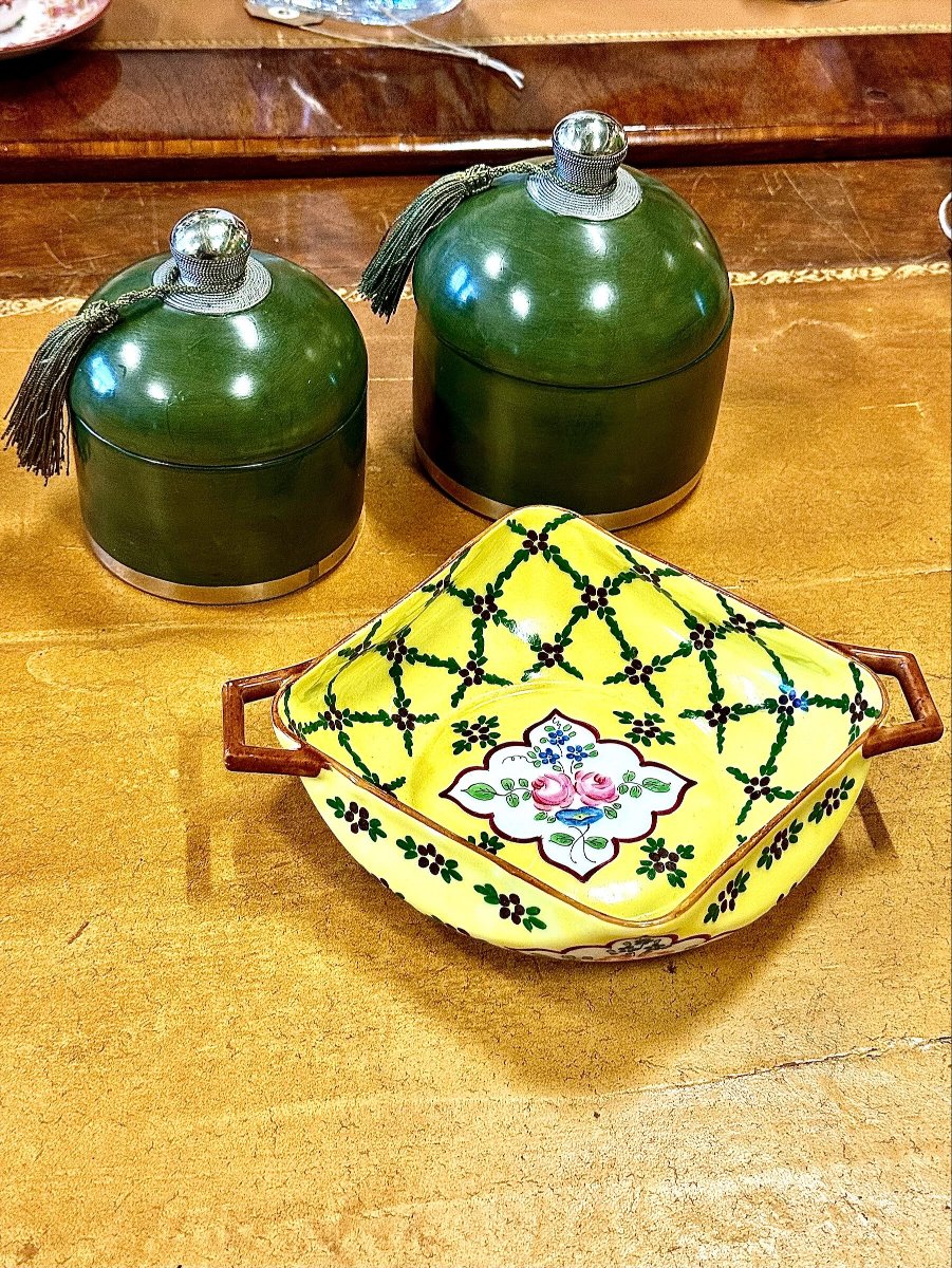 Vide-poches en porcelaine à motifs floraux jaunes et anses, XIXe siècle (vers 1890)-photo-2