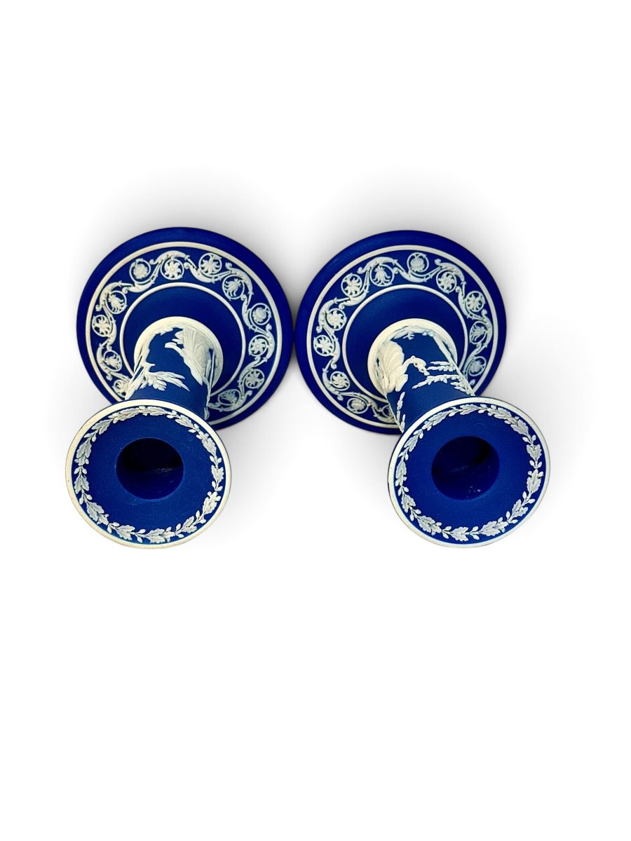 Paire de bougeoirs Wedgwood en Jasperware bleu du XIXe siècle-photo-3
