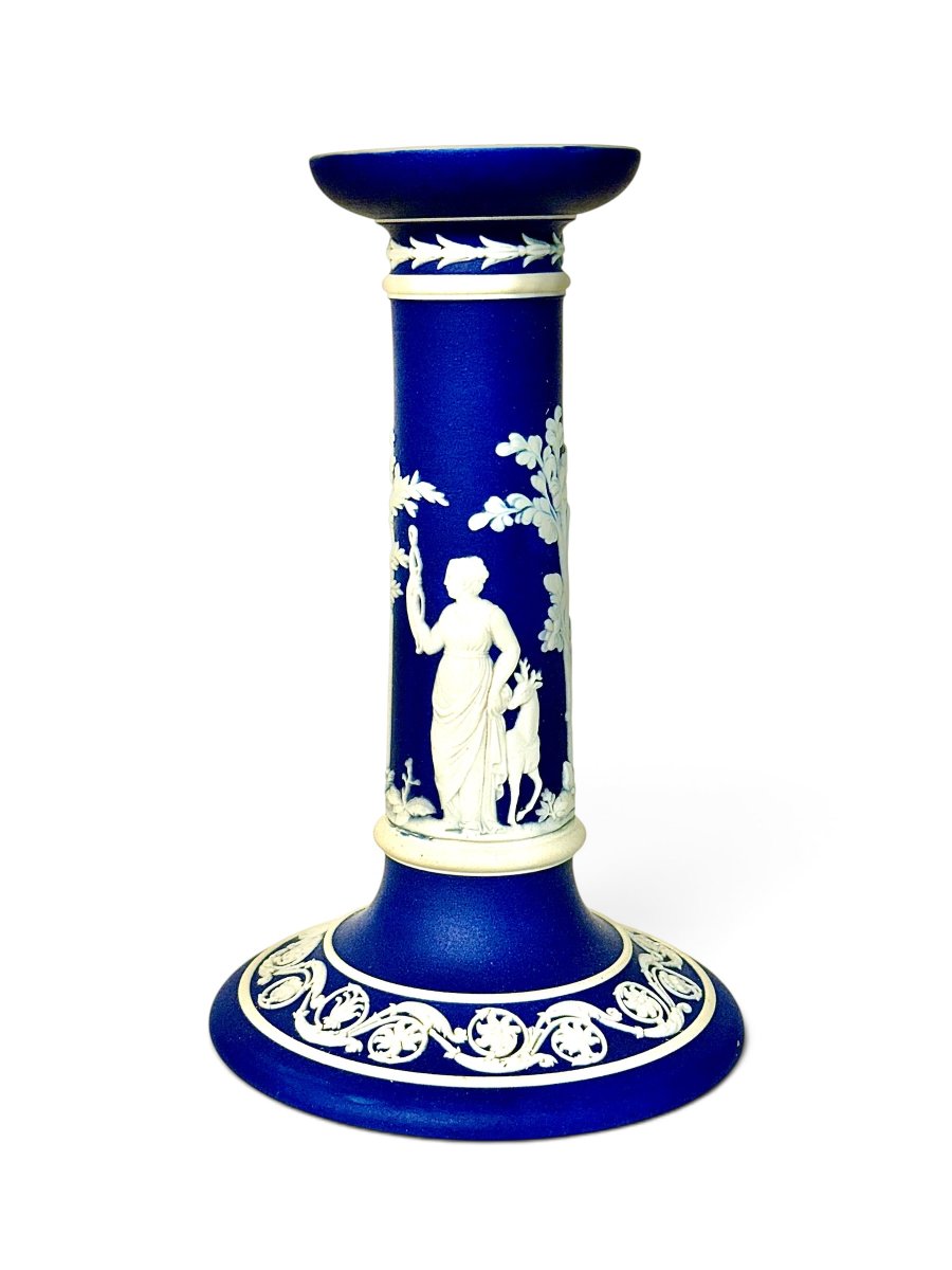 Paire de bougeoirs Wedgwood en Jasperware bleu du XIXe siècle-photo-3