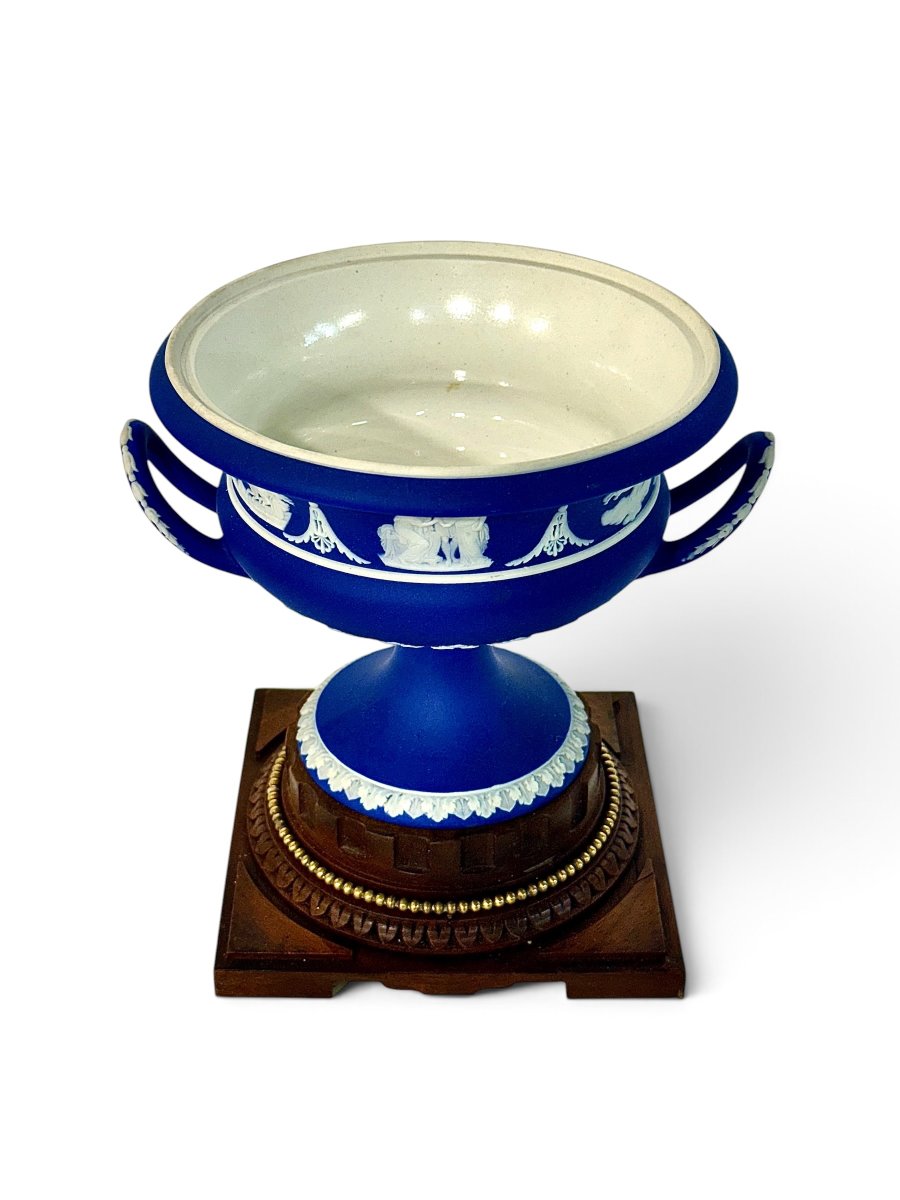 Urne en Jasperware Bleu Wedgwood du XIXe siècle sur Piédestal en Noyer Sculpté-photo-2