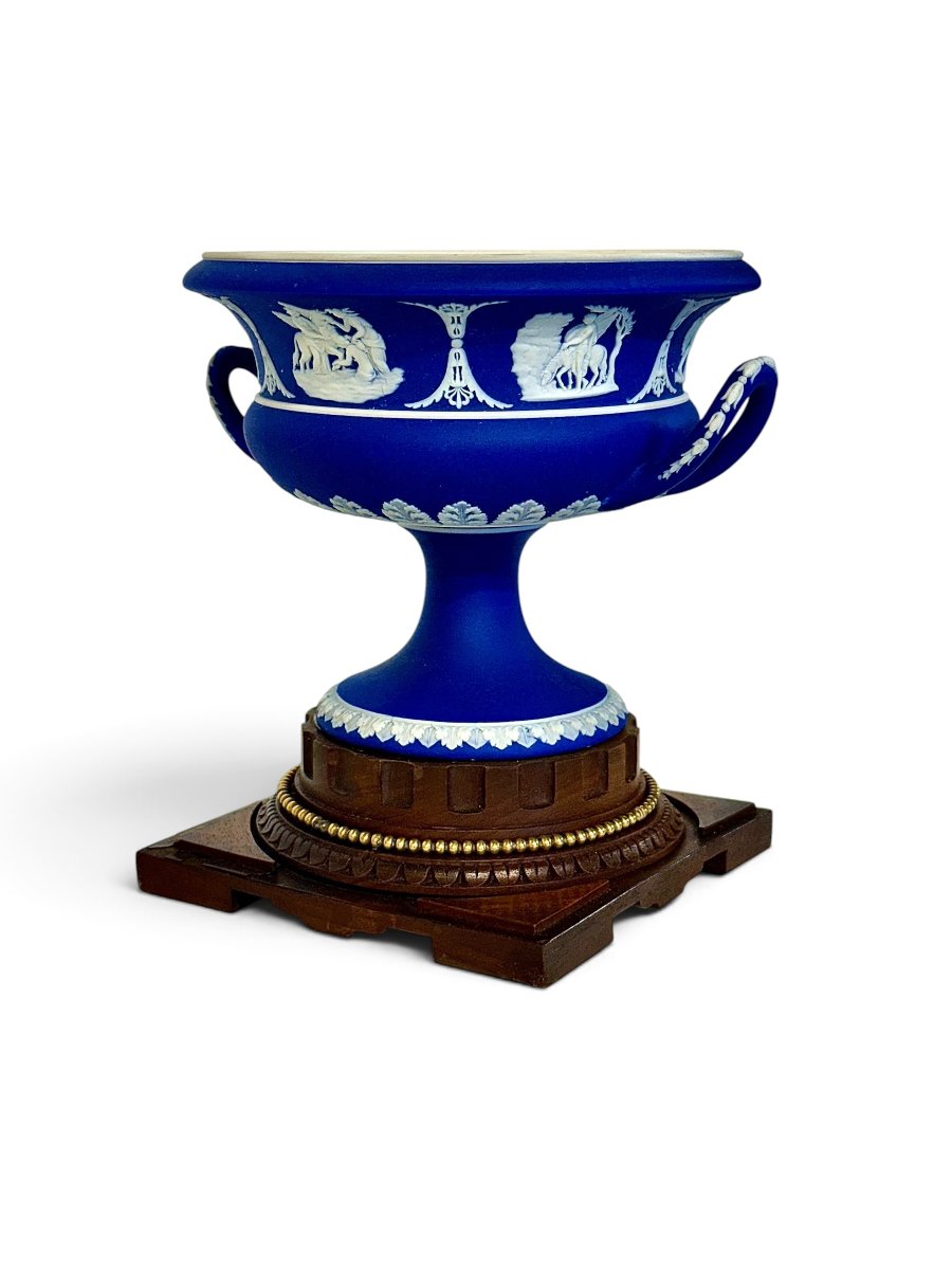 Urne en Jasperware Bleu Wedgwood du XIXe siècle sur Piédestal en Noyer Sculpté-photo-8
