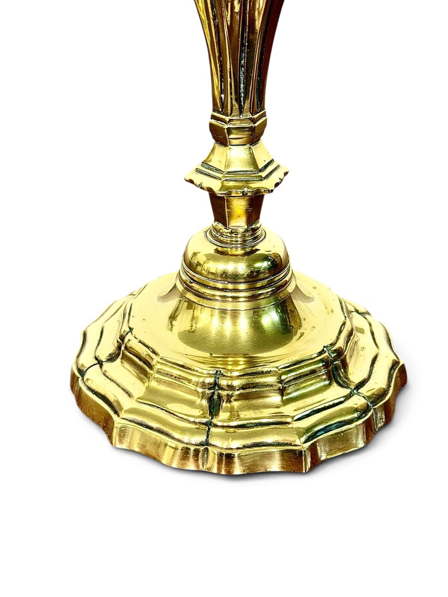 Paire de bougeoirs français du XIXe siècle en bronze doré de style Louis XV-photo-1