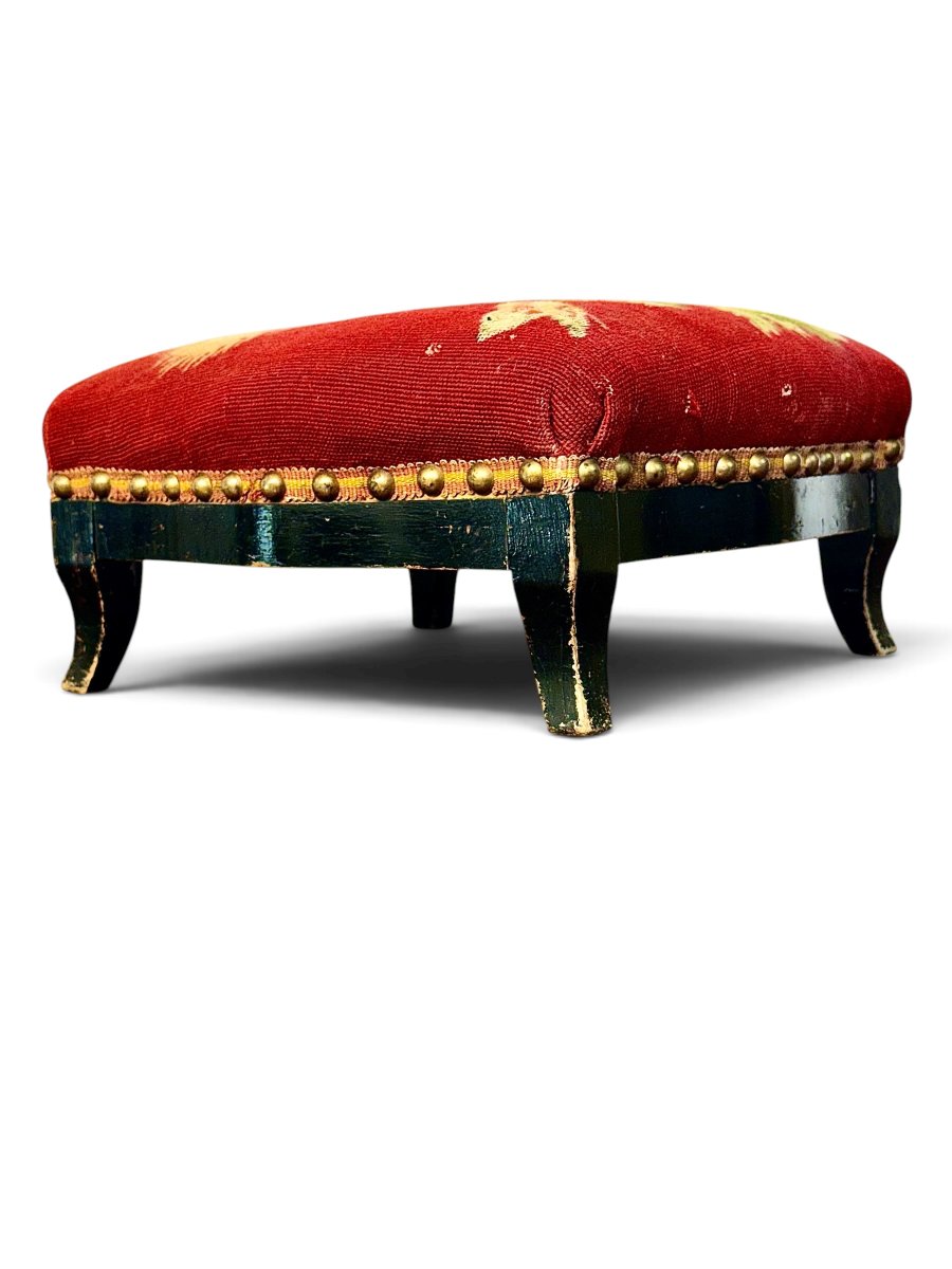 Petit tabouret français du XIXe siècle en bois peint noir et tapisserie à l’écureuil-photo-7