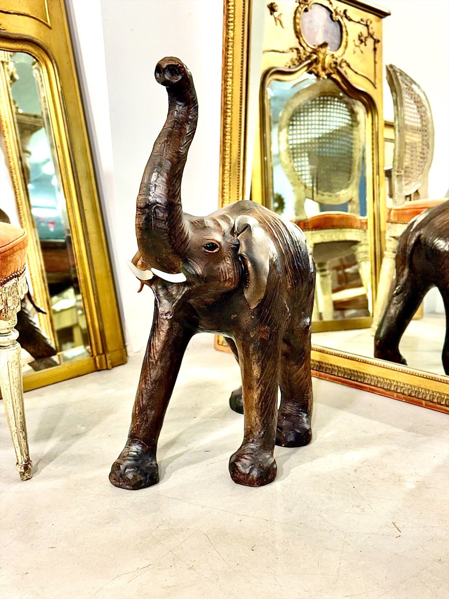 Grande sculpture d’éléphant en cuir, fin XIXe siècle-photo-2