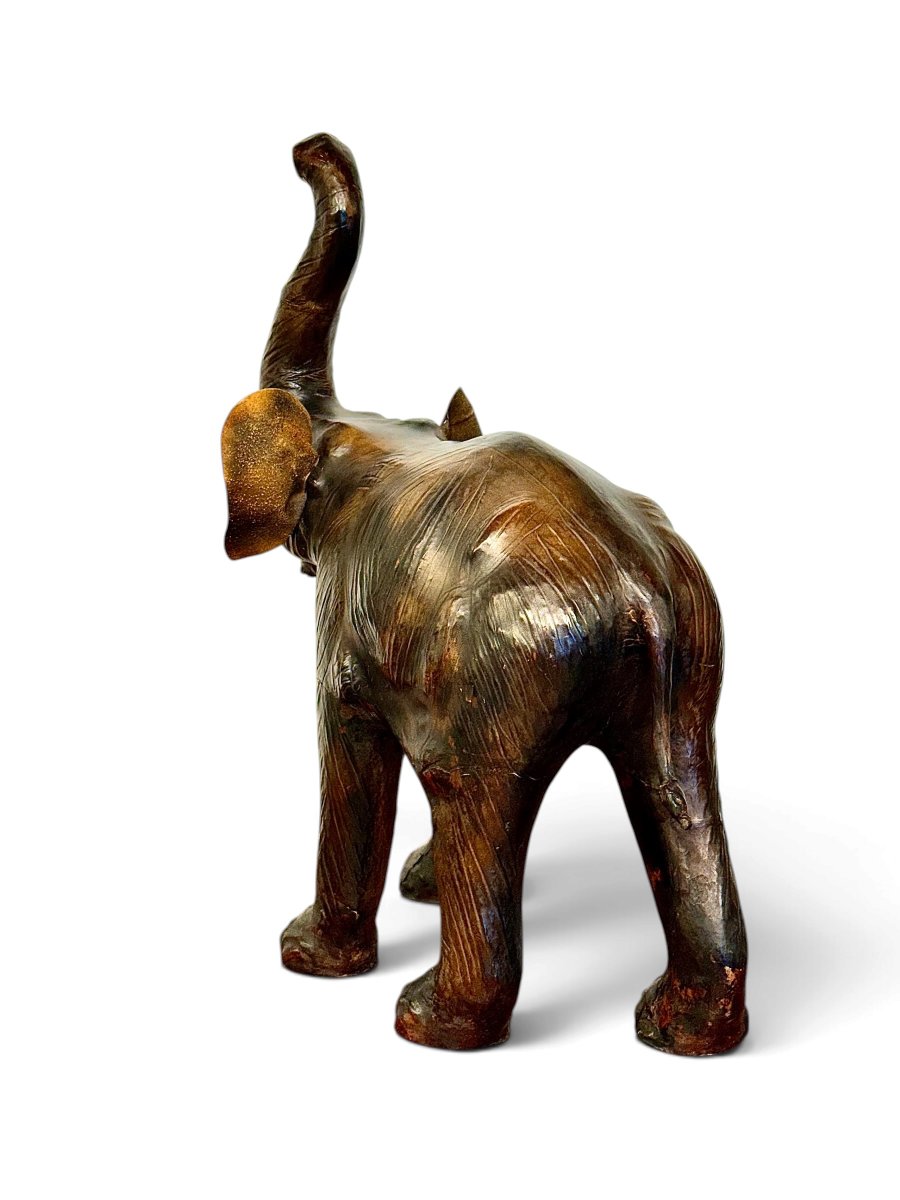 Grande sculpture d’éléphant en cuir, fin XIXe siècle-photo-1