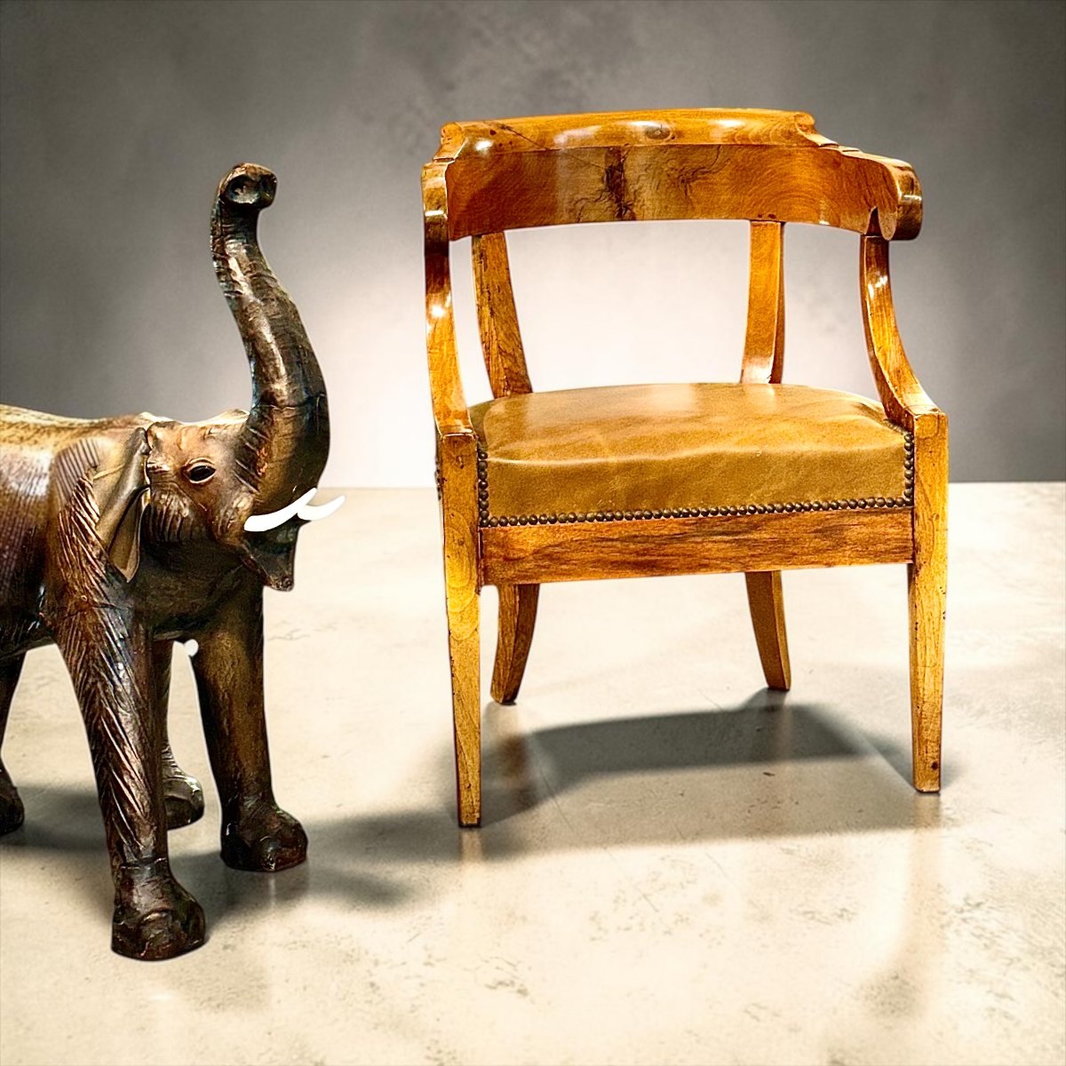 Grande sculpture d’éléphant en cuir, fin XIXe siècle-photo-8