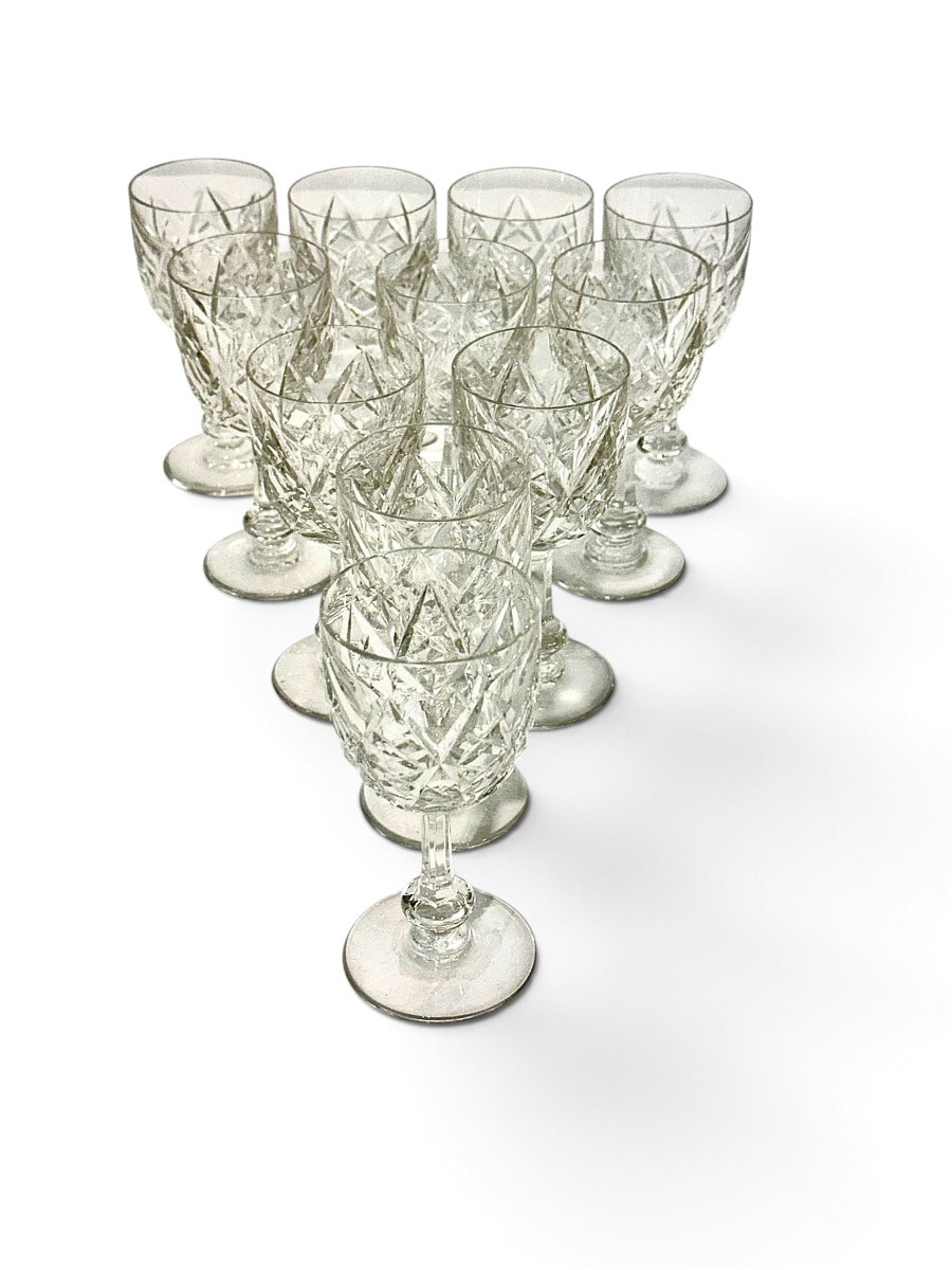 Suite de 11 verres Baccarat modèle Burgos en cristal taillé, France-photo-3