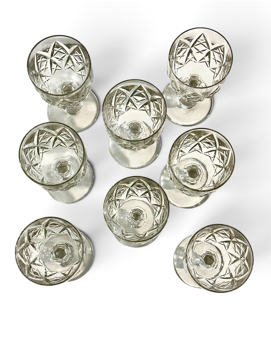 Suite de 8 verres Baccarat modèle Burgos en cristal taillé, France-photo-1