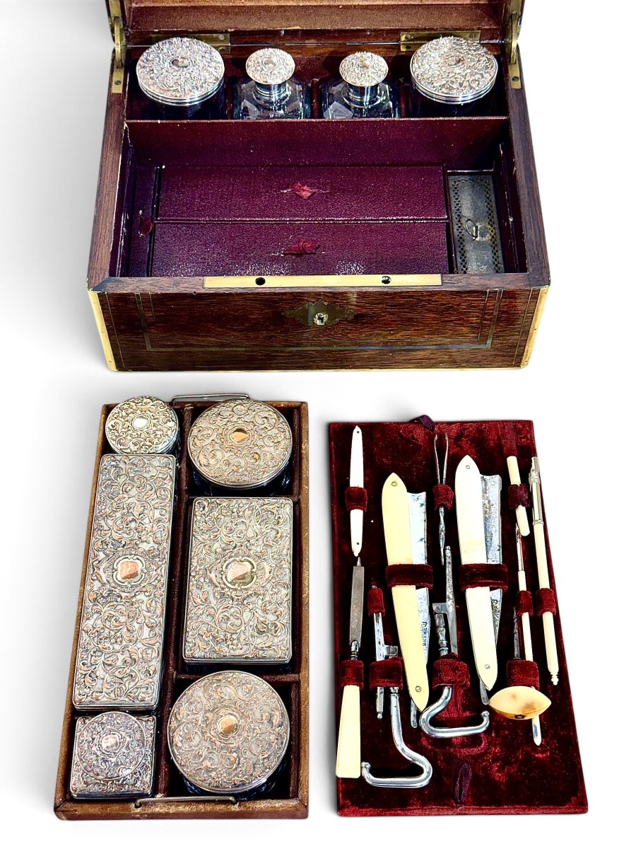 Coffret de voyage anglais victorien en noyer et cristal, vers 1880-photo-6