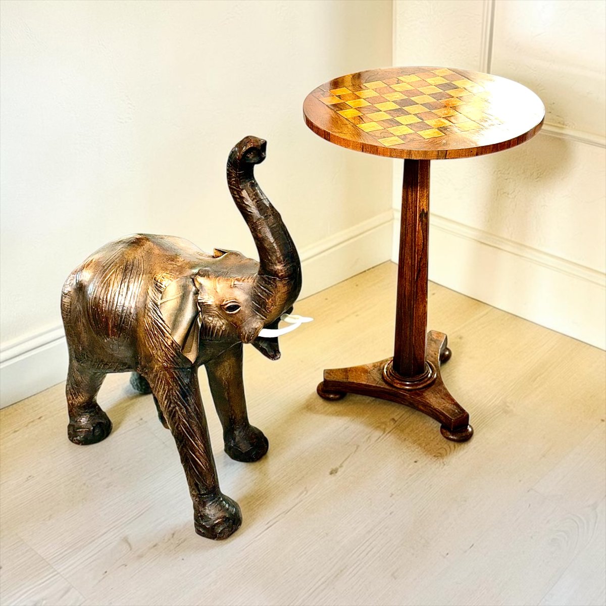 19th Century French Walnut And Lemonwood Marquetry Chess Table-photo-2