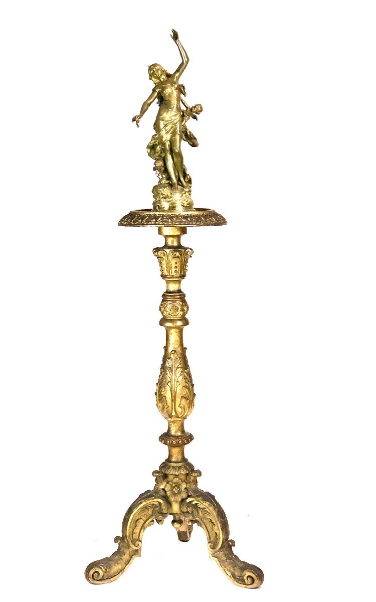 An Impressive Gilt Wood Pedestal-photo-1