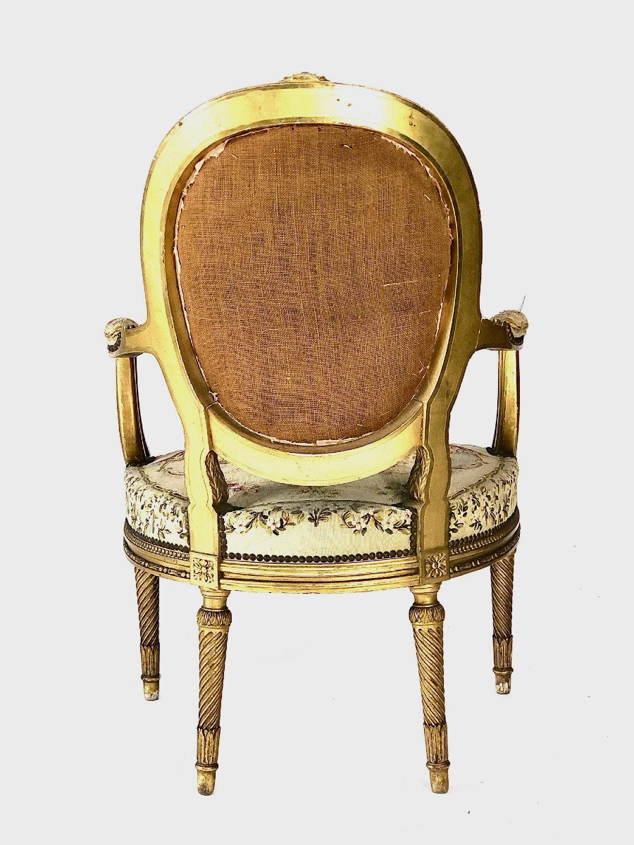 Suite de 4 fauteuils en bois doré de style Louis XVI-photo-3