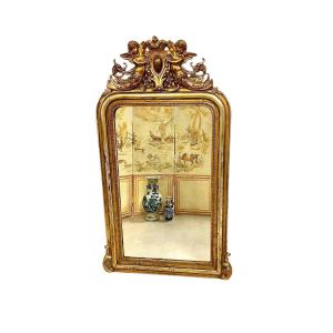 Miroir Louis Philippe en Bois Doré avec Fronton de Putti et Dauphins Sculptés