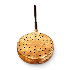 19th-century Copper Bed Warmer With Pierced Star Decoration