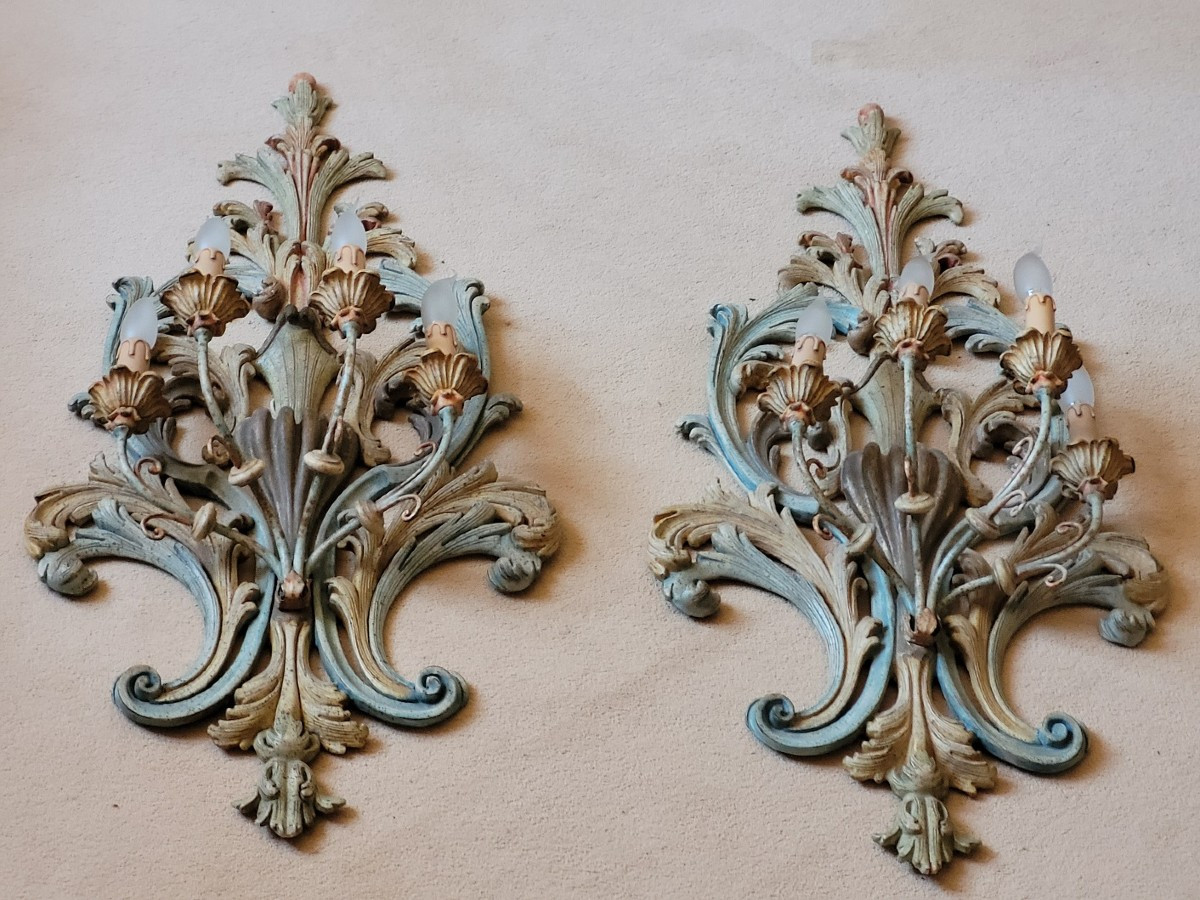 Grande paire d’appliques bois sculpté 