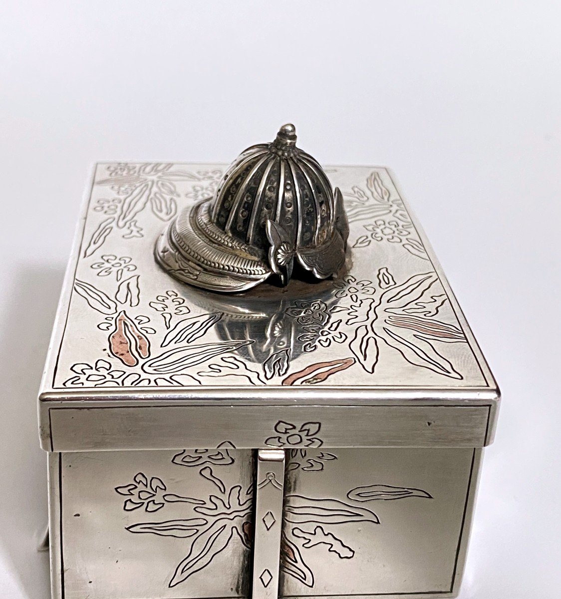 Japanese Silver Box Samurai Helmet Box-photo-2