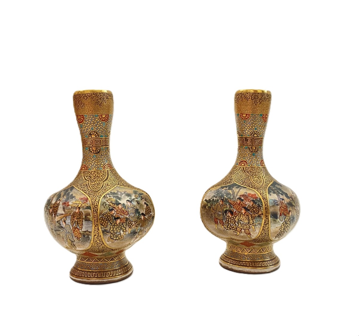 Paire de petits vases en faïence de Satsuma Japon 