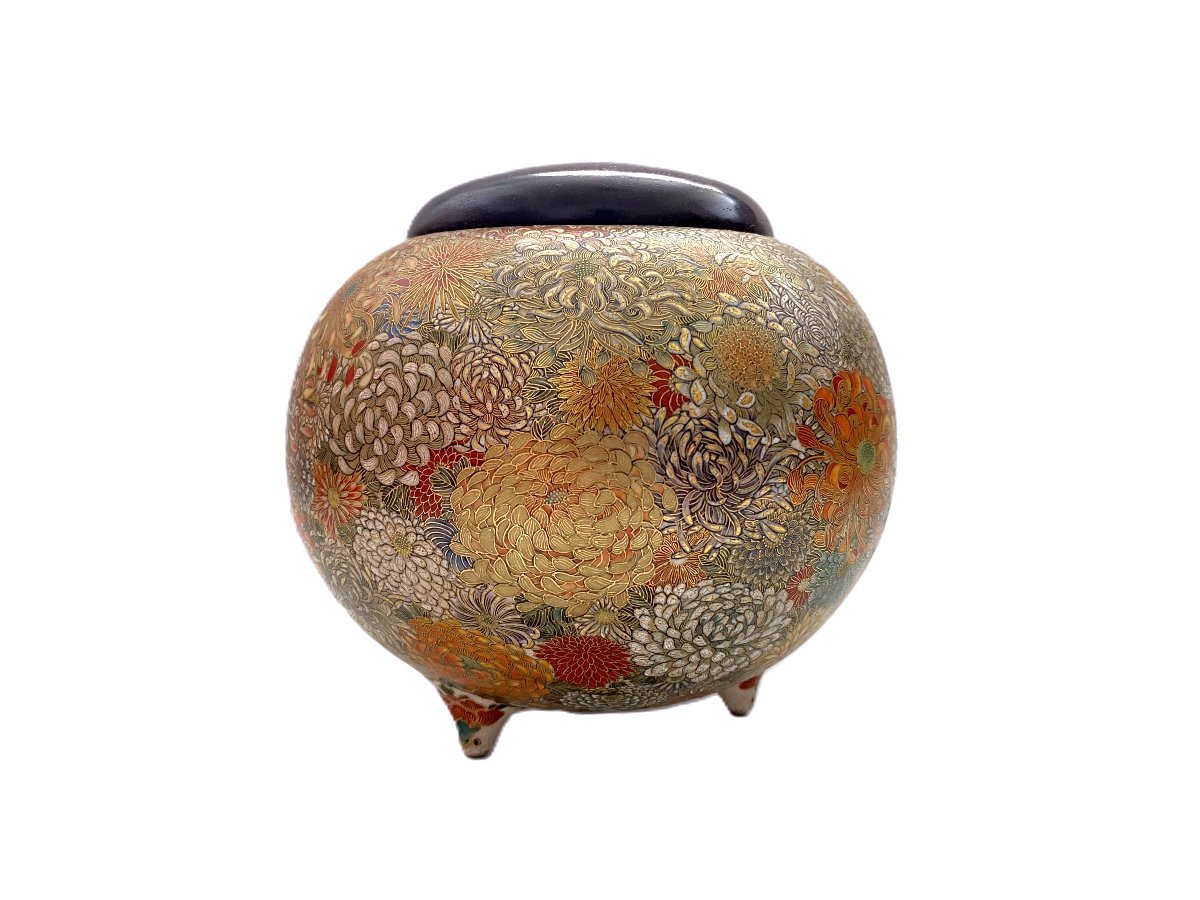 Satsuma Earthenware Covered Vase With Flower Decoration -photo-2