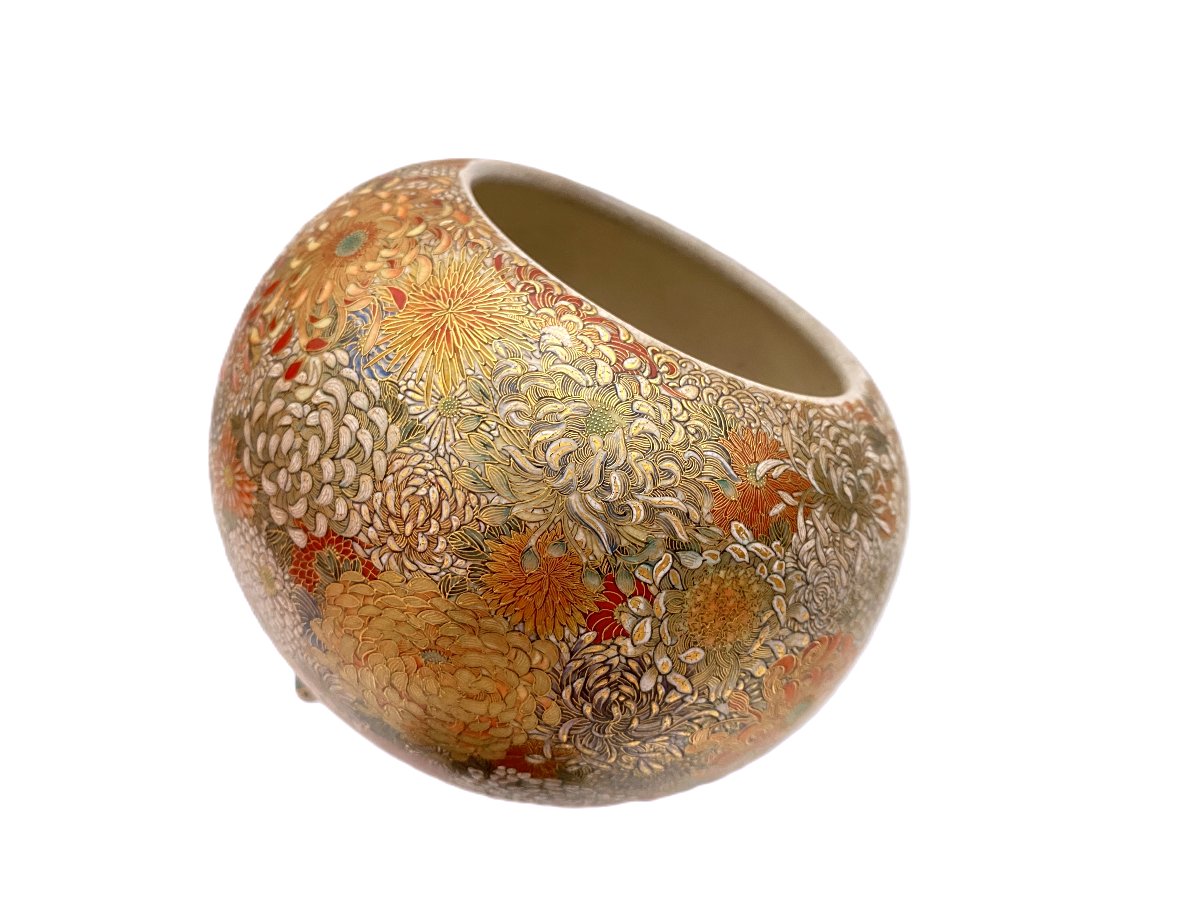 Satsuma Earthenware Covered Vase With Flower Decoration -photo-4