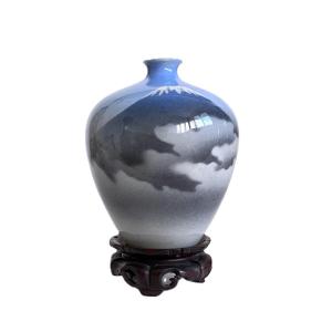 Nishiura Enji - Small Ovoid Porcelain Vase From Japan Mount Fuji