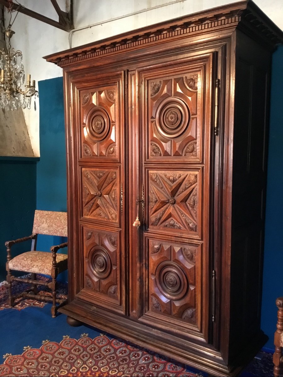  Armoire Louis XIII De Château En Noyer D époque 17ème .-photo-3