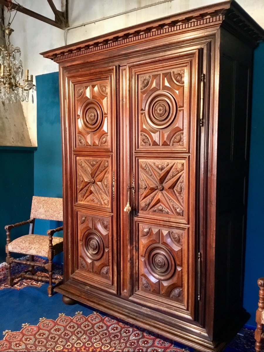  Armoire Louis XIII De Château En Noyer D époque 17ème .-photo-4