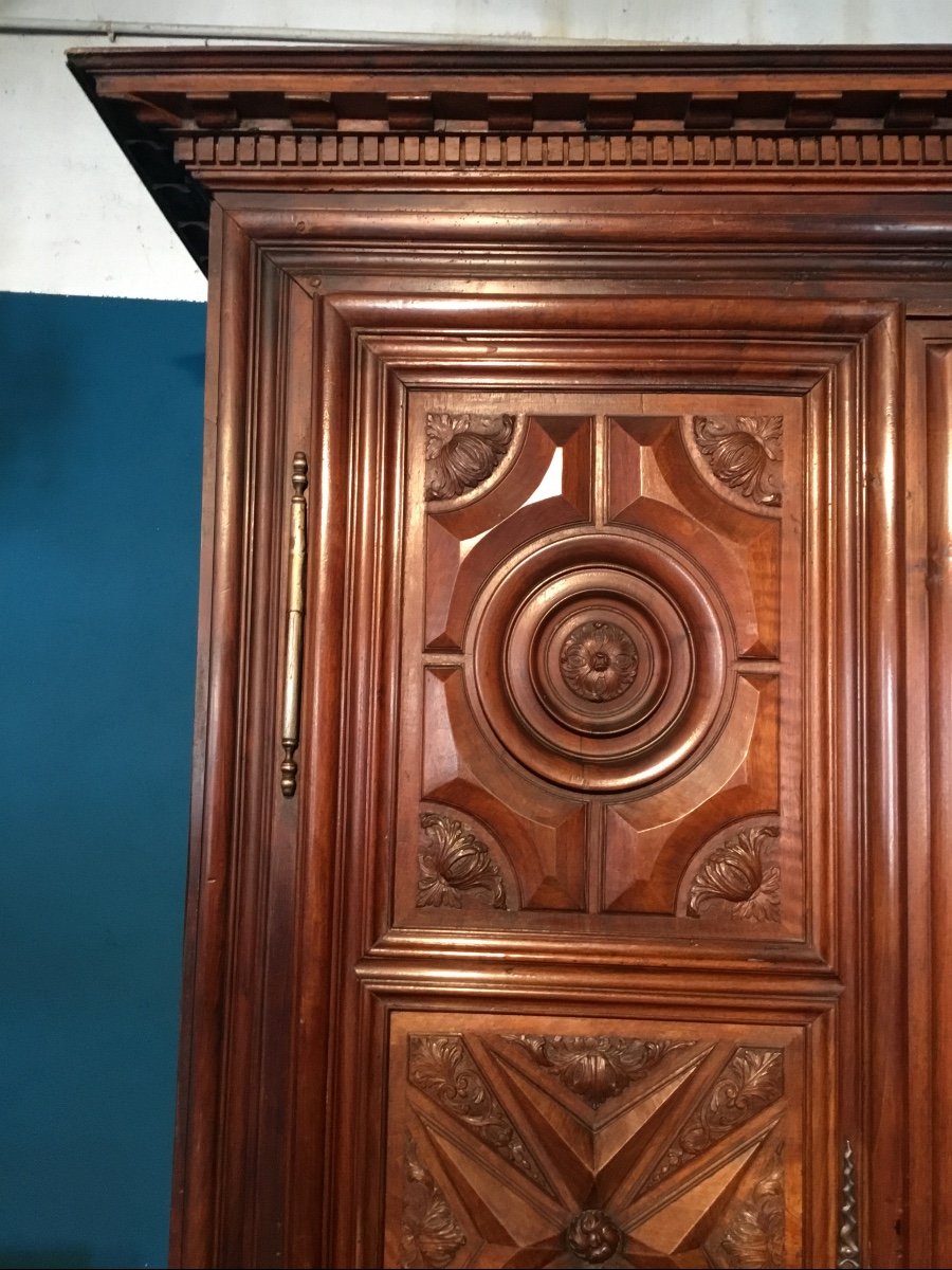  Armoire Louis XIII De Château En Noyer D époque 17ème .-photo-2