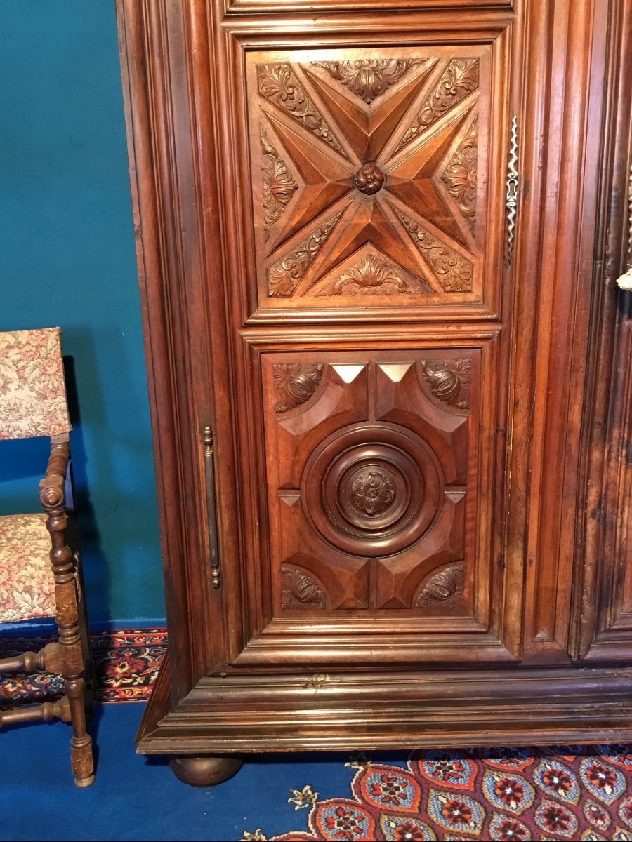  Armoire Louis XIII De Château En Noyer D époque 17ème .-photo-3