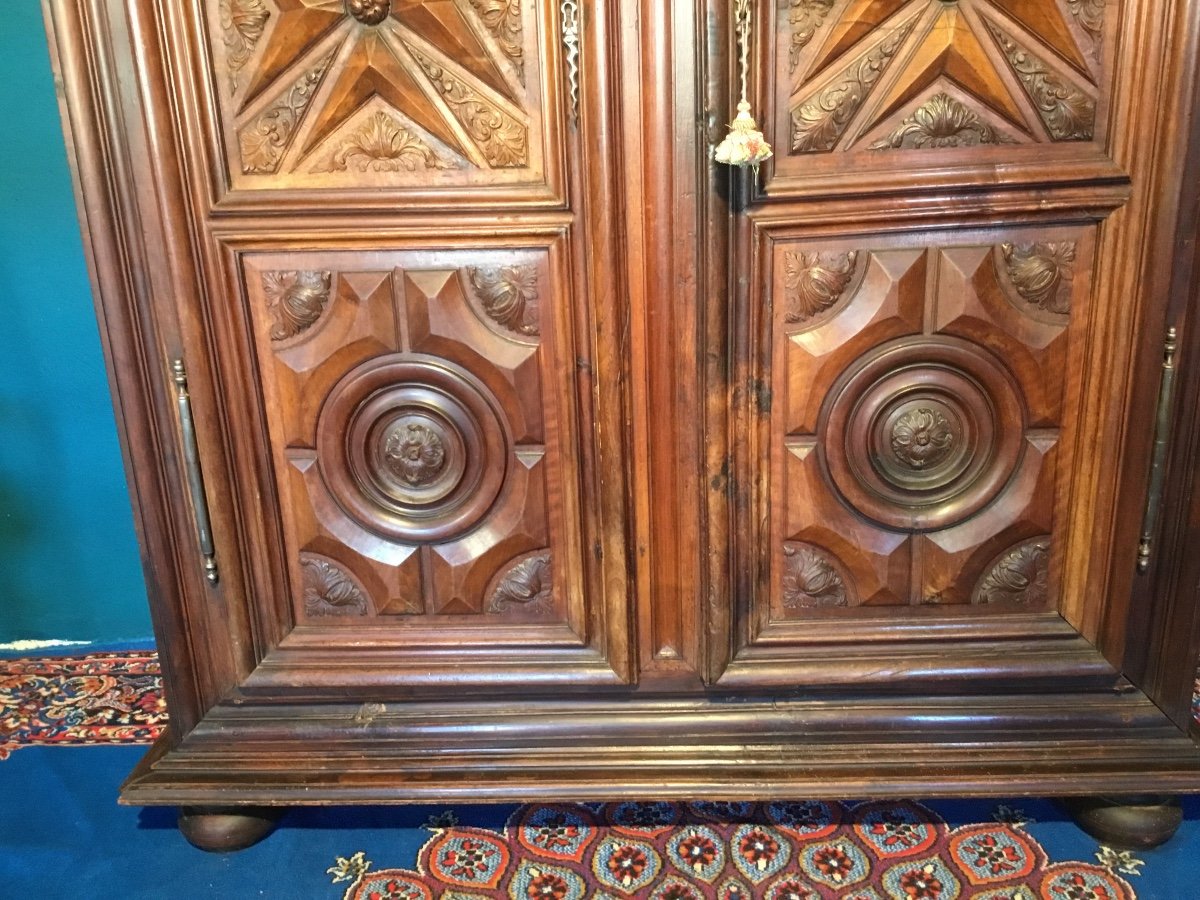  Armoire Louis XIII De Château En Noyer D époque 17ème .-photo-4