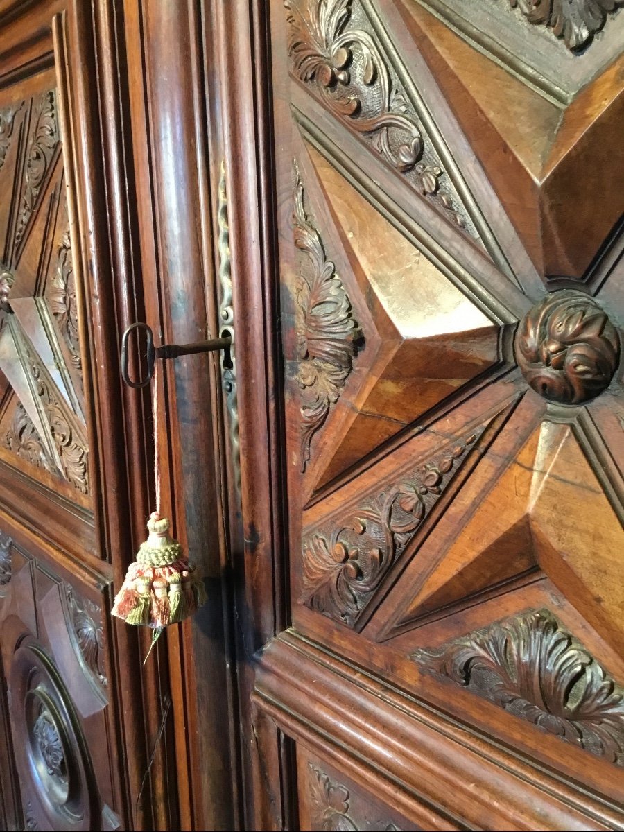 Armoire Louis XIII De Château En Noyer D époque 17ème .-photo-6
