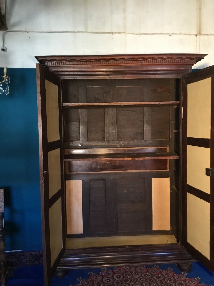  Armoire Louis XIII De Château En Noyer D époque 17ème .-photo-7