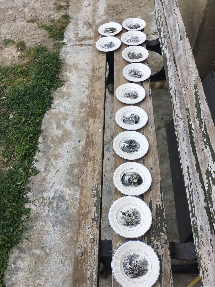 12. Plates Of Sarreguemines From Each Month Of The Year. 19th Century 