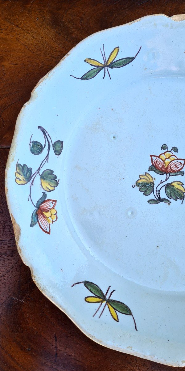 18th Century Moustier Earthenware Plate -photo-4