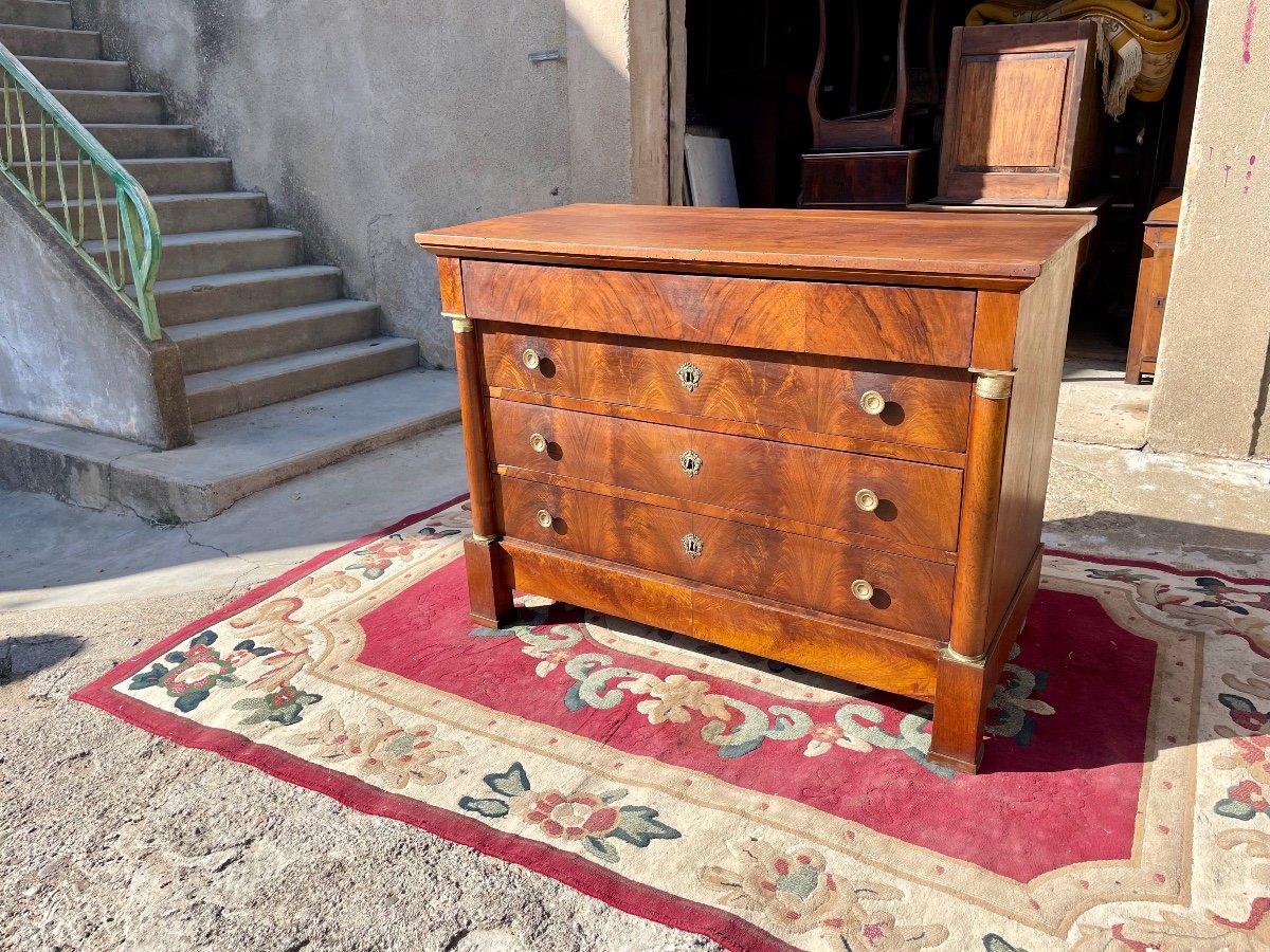 Commode Empire,quatre Tiroirs, à Demi Colonnes En Noyer  D époque XIXém Siècle.
