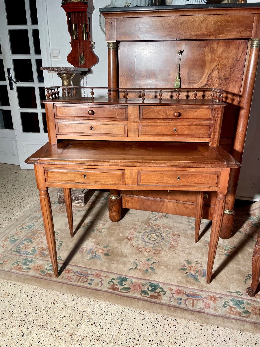 Bureau,, à Gradins, art nouveau , En Noyer D époque 1920 . 