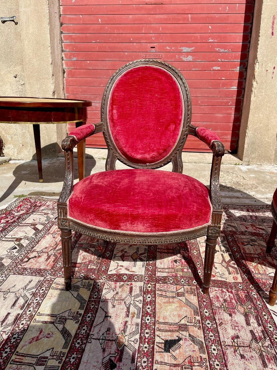 Paire De Fauteuil Louis XVI à Médaillon  D époque XIXém Siècle.-photo-5