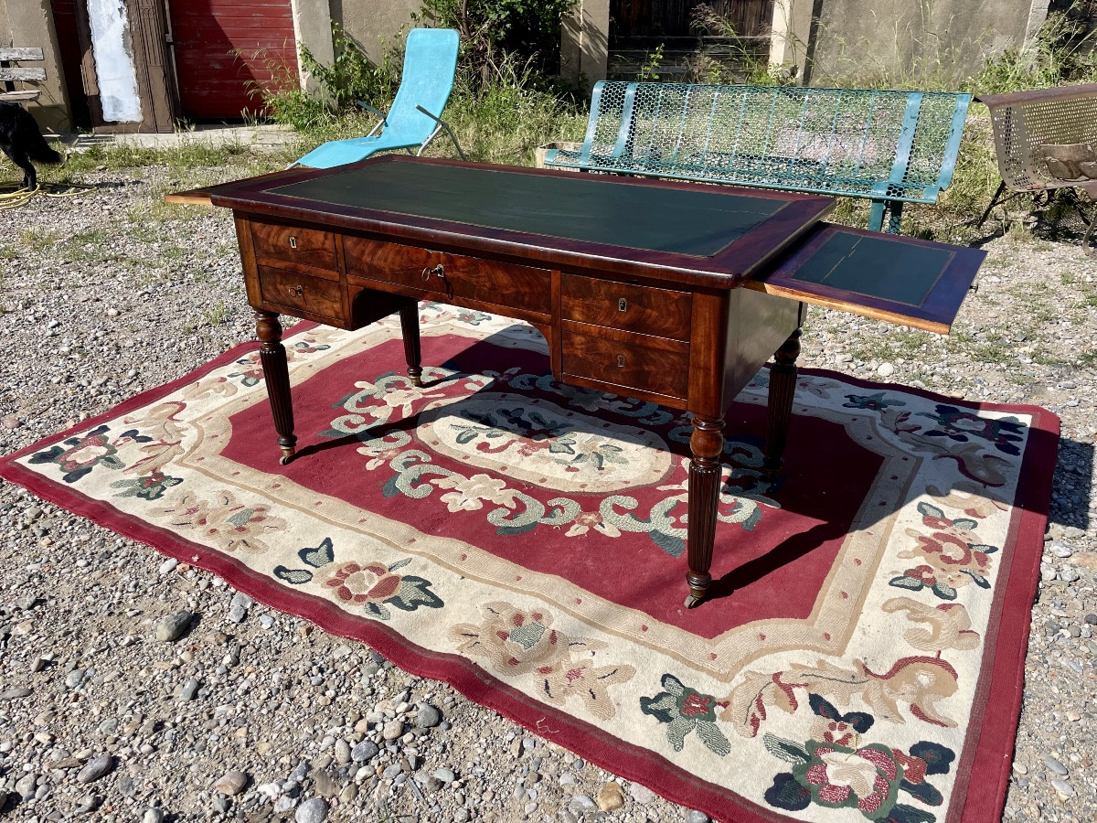 Bureau de milieu, restauration en acajou d’époque XIXÉm siècle 
