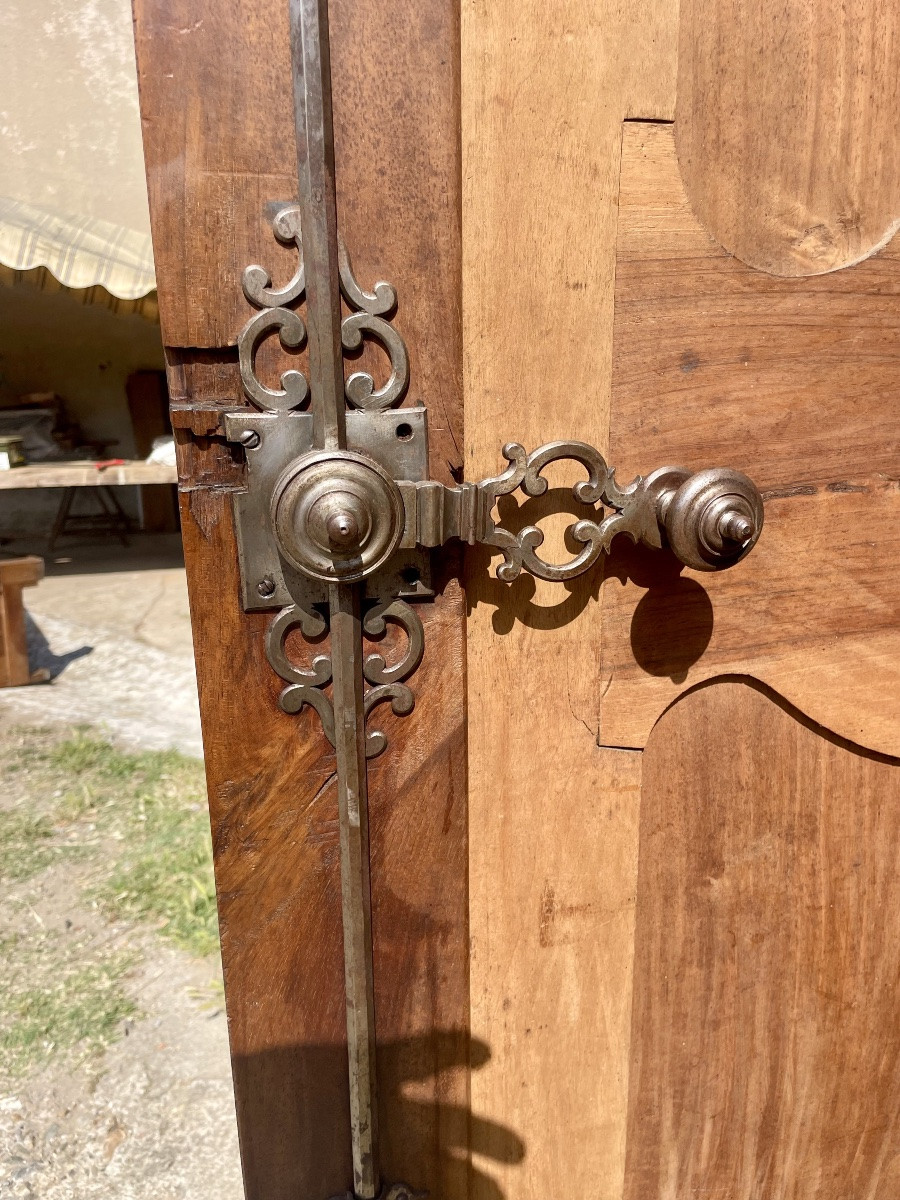 18th Century Provençal Louis XV Castle Wardrobe. -photo-4