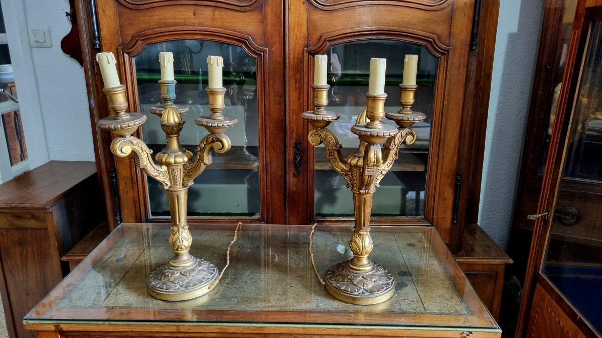 Paire de candélabres Louis XVI en bois doré, époque XIXé