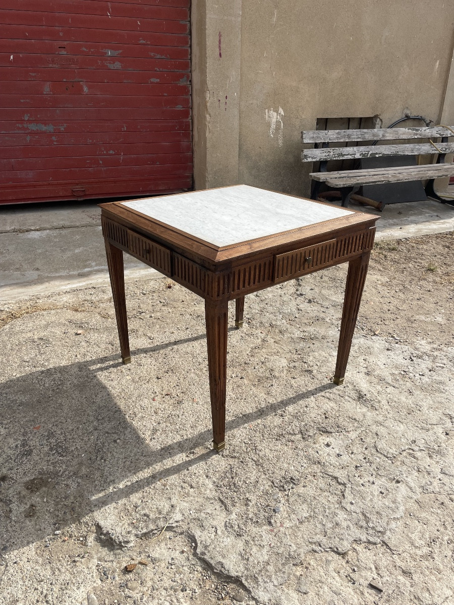 Petite table, Louis XVI, en noyer d époque XIXÉM siècle 