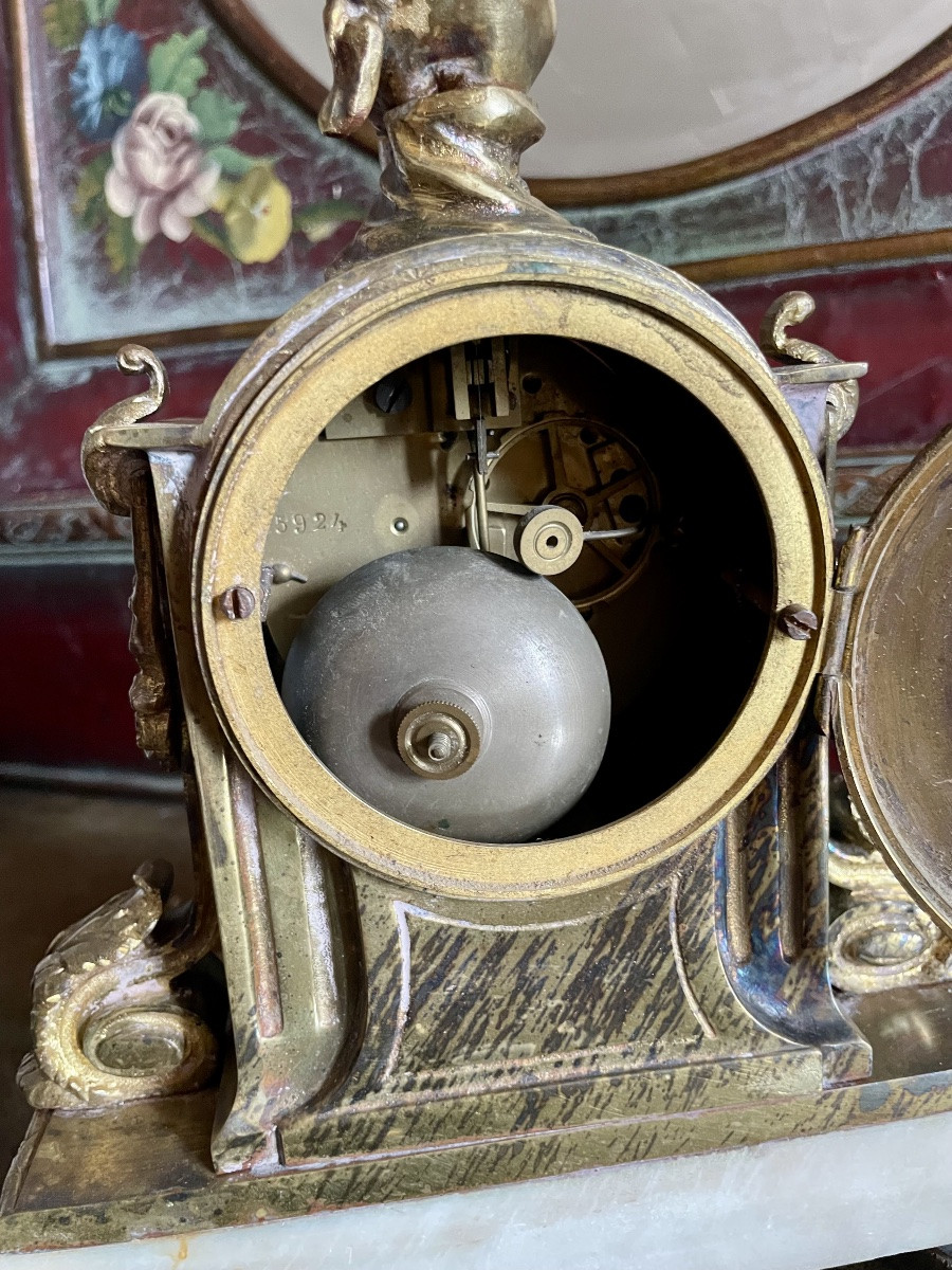 Pendule en bronze de Louis Bricot Louis XVI,d époque XIXÉm siècle -photo-1