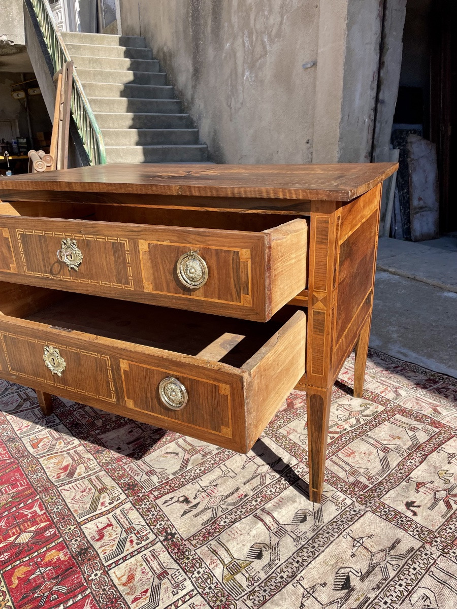 18th Century Walnut Chest Of Drawers -photo-1