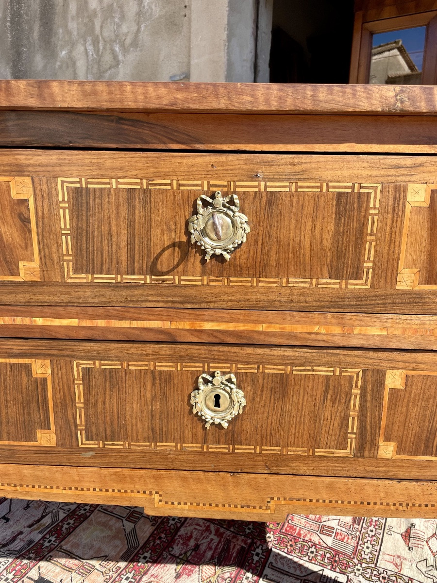 18th Century Walnut Chest Of Drawers -photo-5