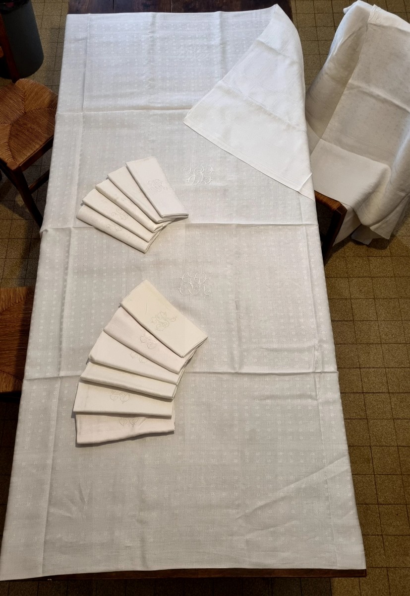 Service de table nappes et serviettes damassé monogramme époque XIXé