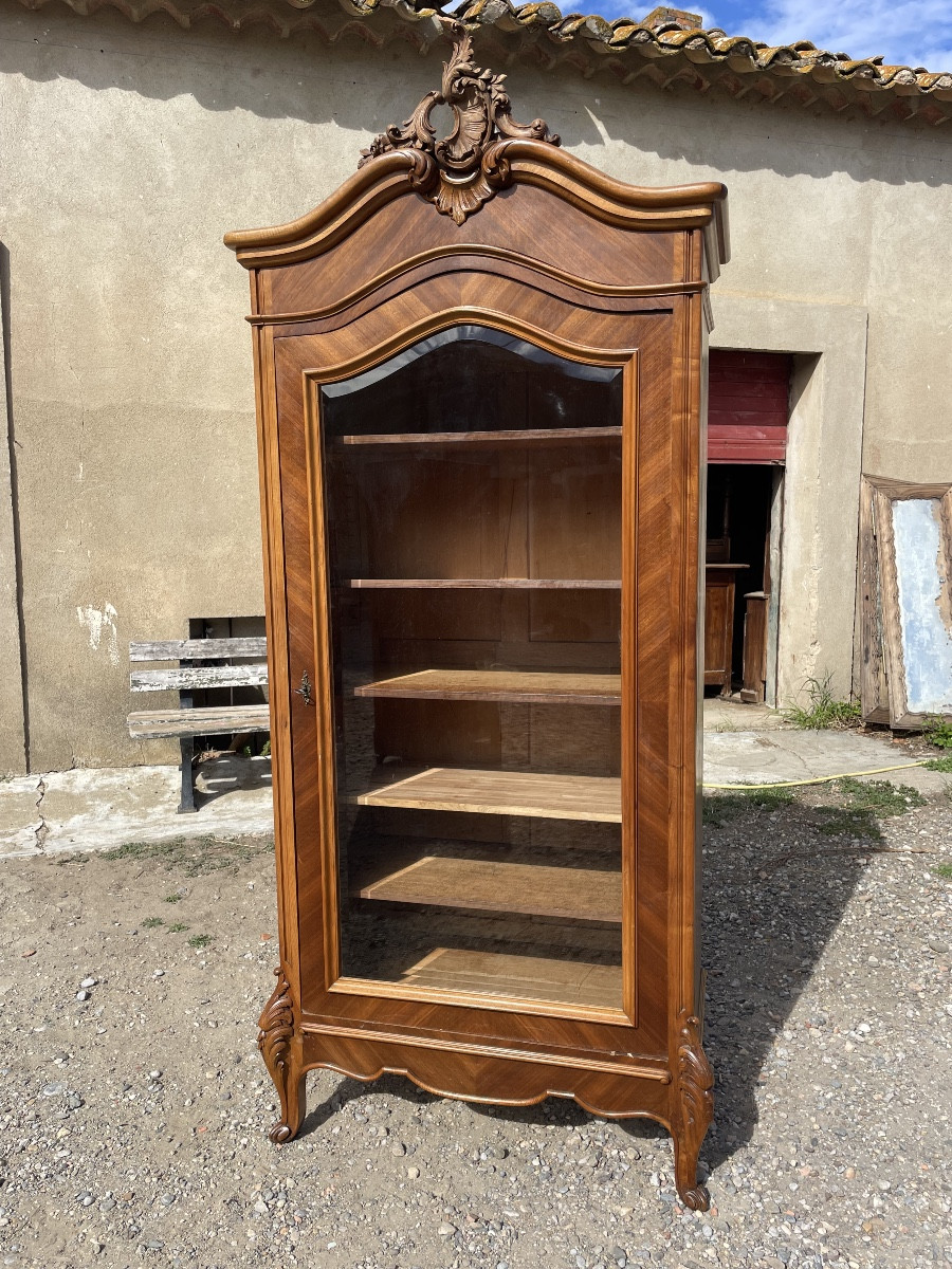 Bibliothèque vitrine de style Louis XV et n noyér d epoque XIXE siècle 