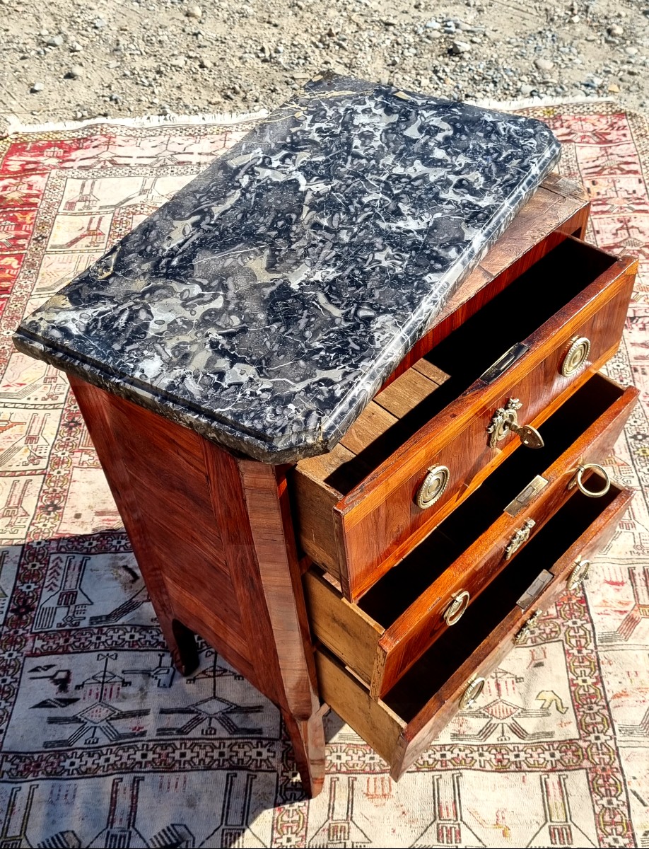 Petite commode Louis XVI en marqueterie epoque XVIIIé-photo-3