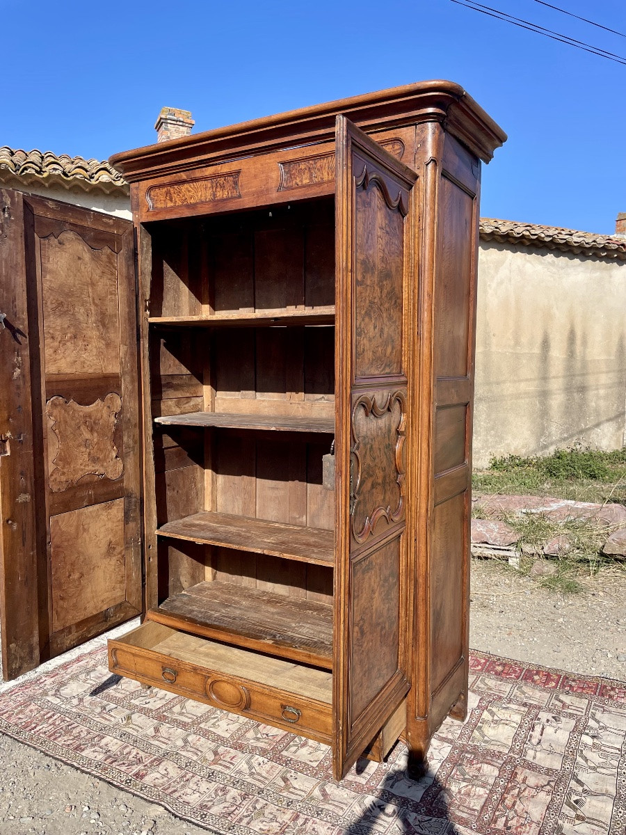 Armoire louis XV bressane , en noyer d époque XVIIIEM siècle -photo-1