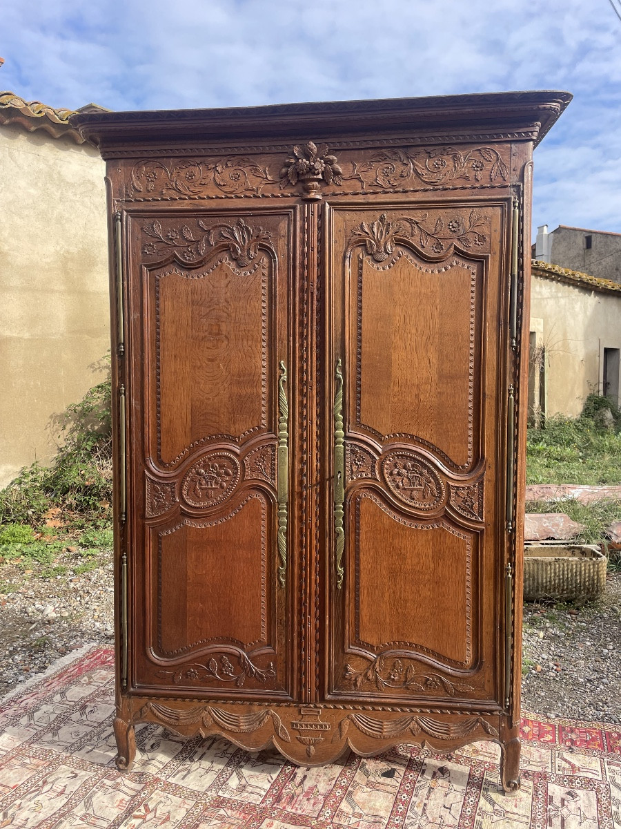 Armoire normande de mariage en chêne d époque XVIIIEM siècle 