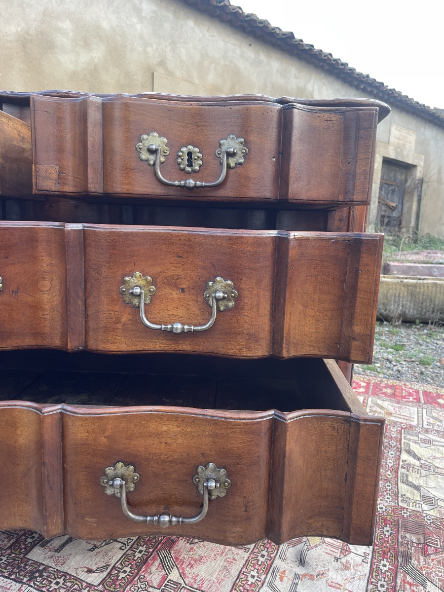 Commode,,, galbé,, arbalète, régence en noyer d’époque XVIIIem siècle -photo-2