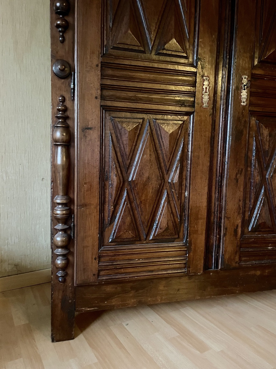 Armoire louis XIII en noyer d’époque XVIIem siècle -photo-4